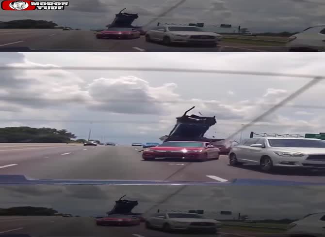 Video :A driver slams into a line of vehicles and strikes them with force